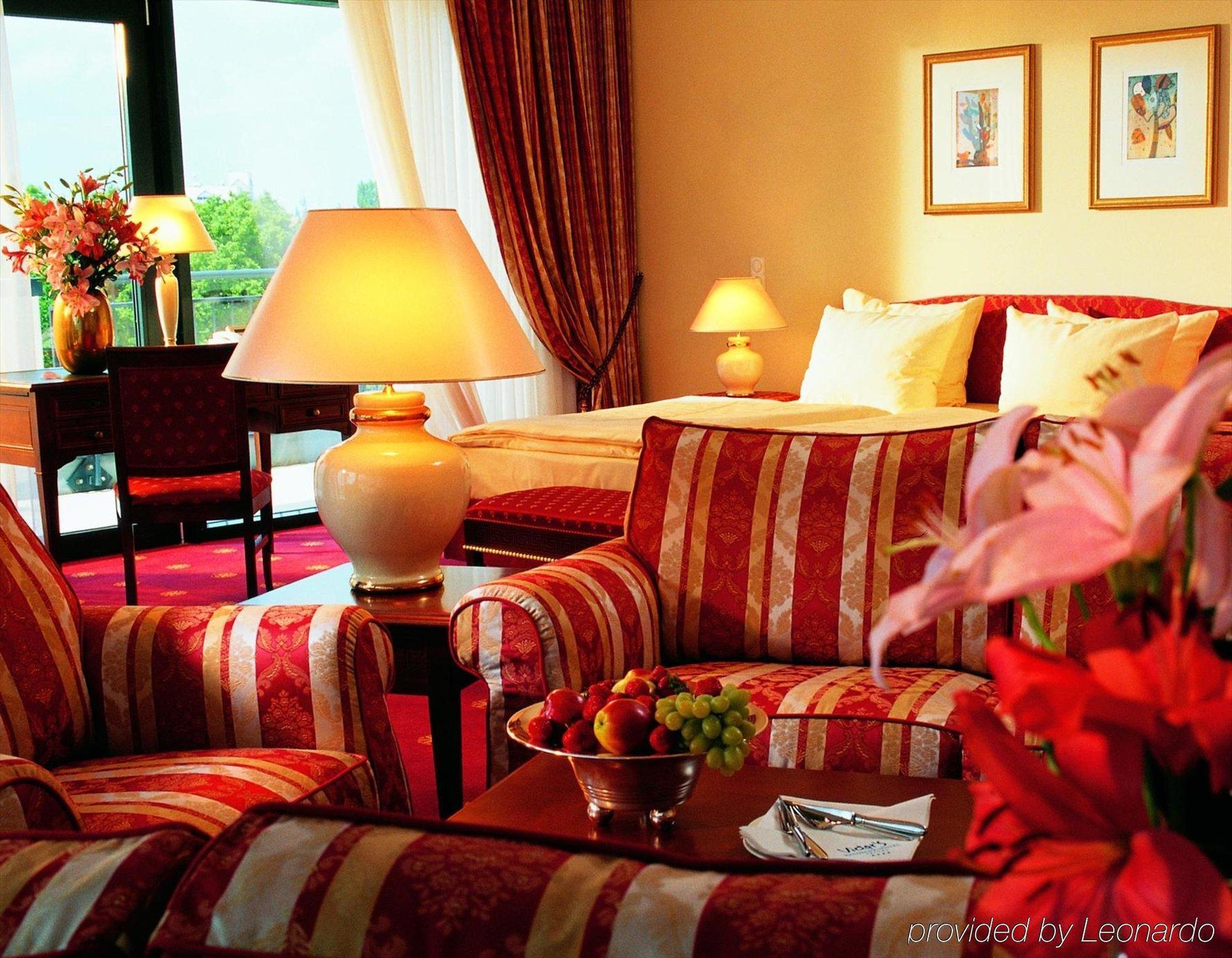 Victor'S Residenz-Hotel Erfurt Rum bild
